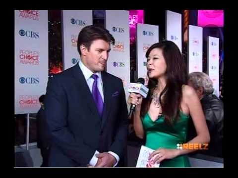Nathan Fillion &amp; Castle win People’s Choice Awards 2012 (videos)