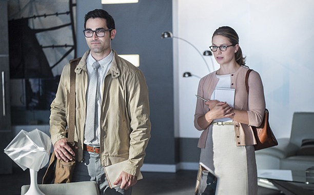 First Look at Tyler Hoechlin as Clark Kent in ‘Supergirl’