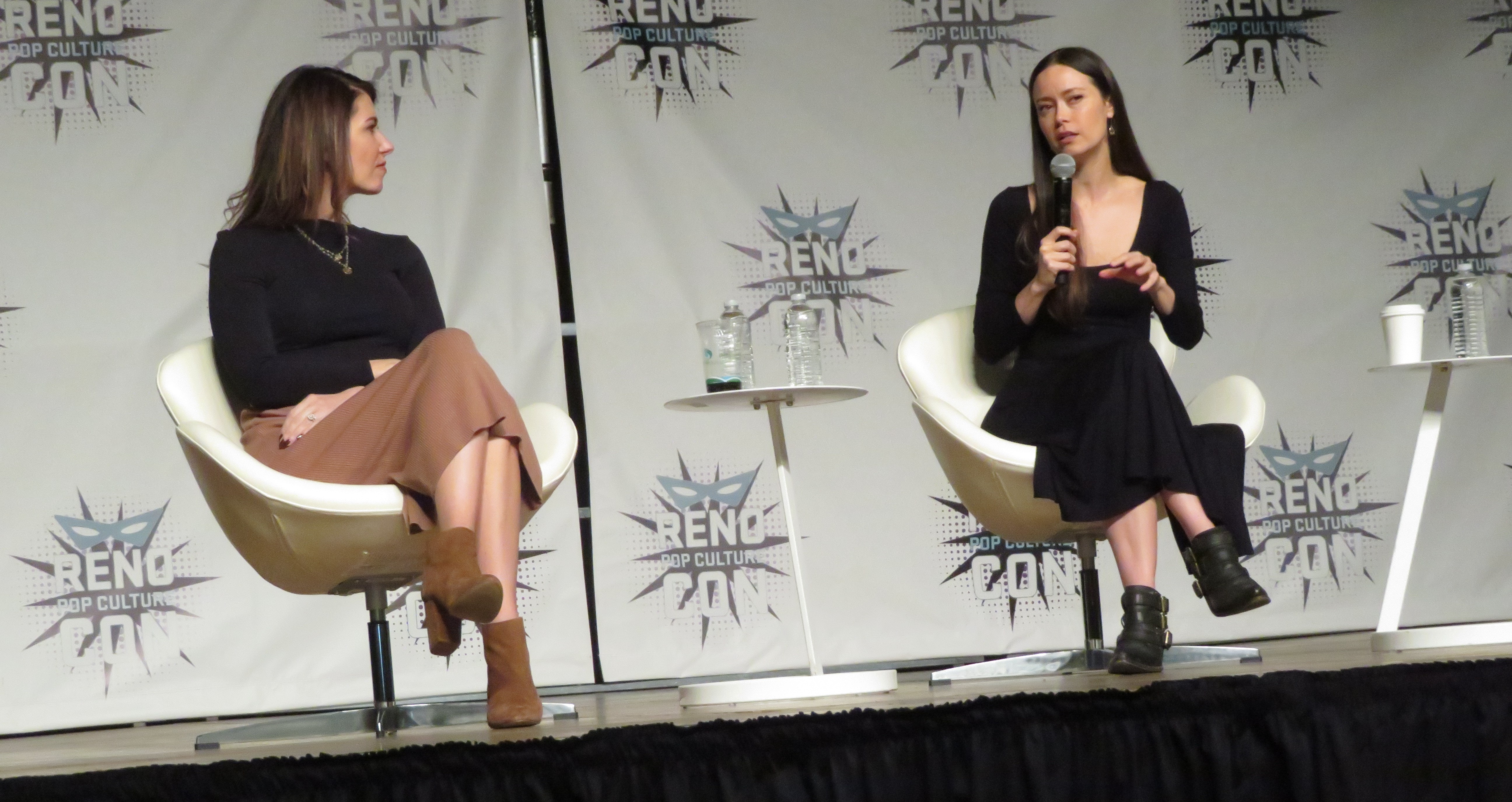 Summer Glau and Jewel Staite at Reno Pop Culture Con Panel Video